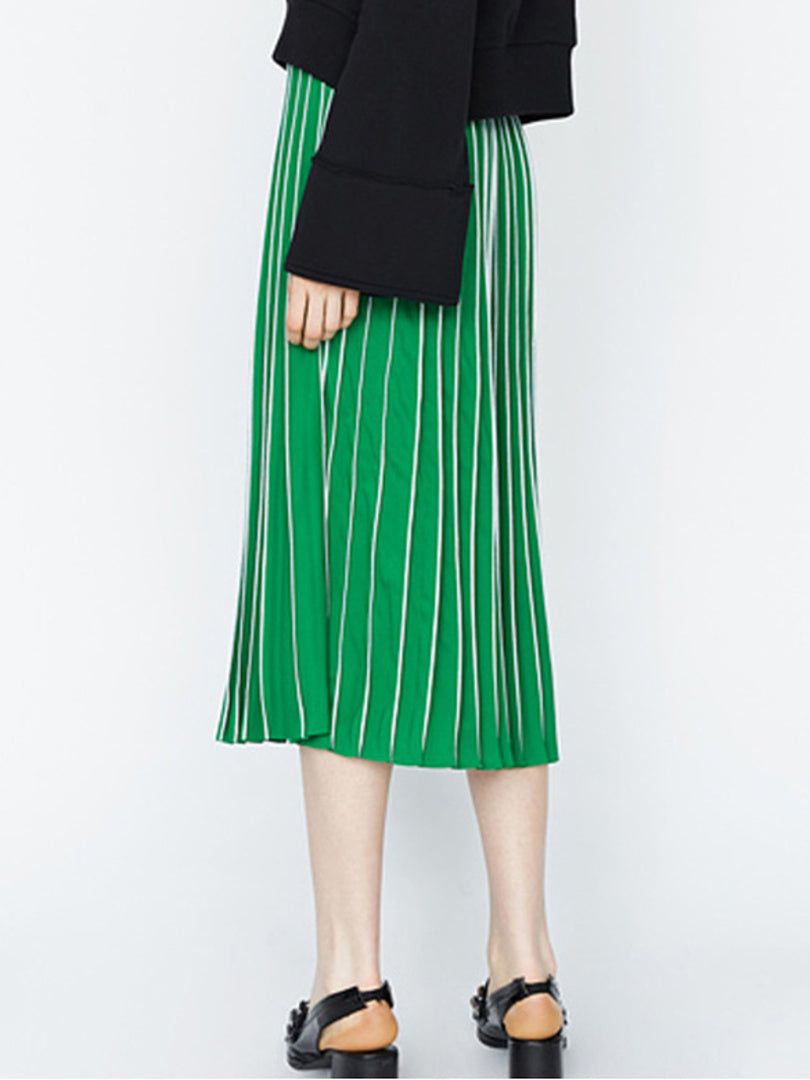 Piping Pleats Green Skirt