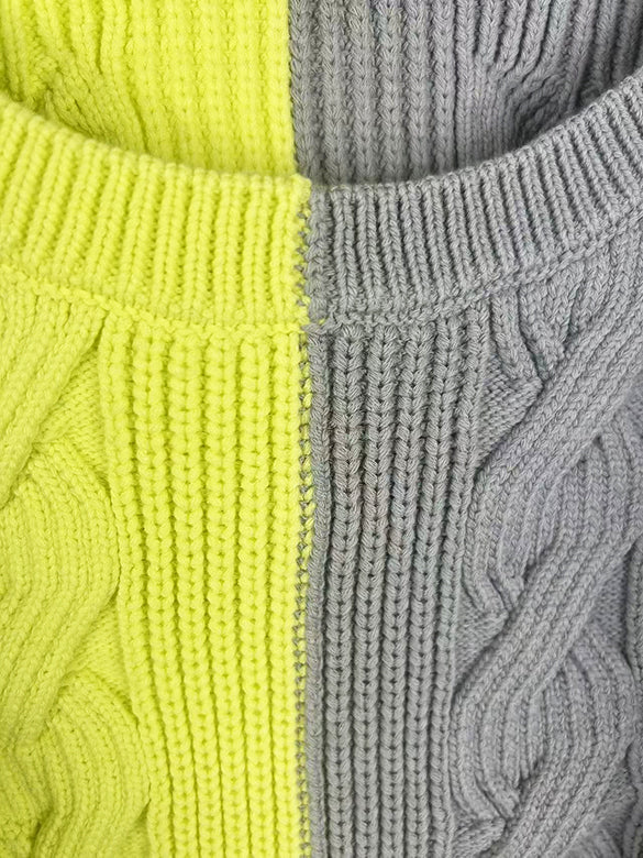 Bi-color Damage Off-shoulder Cable Short Knit