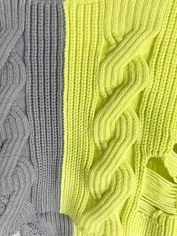 Bi-color Damage Off-shoulder Cable Short Knit