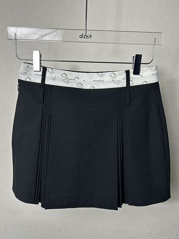 Bi-Color Waist Tape Tuck Design Short Pants