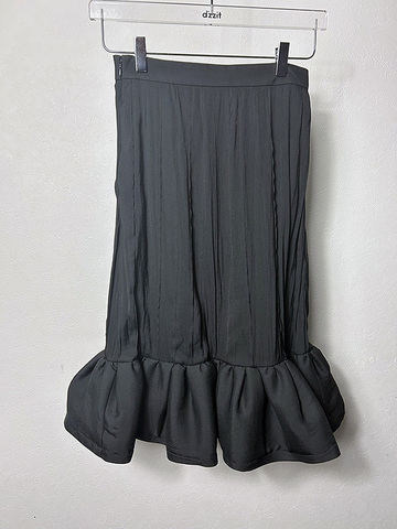 Hem Frill Black Skirt