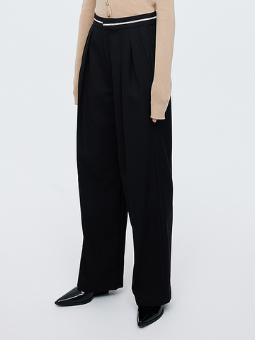 Line Tuck Pants