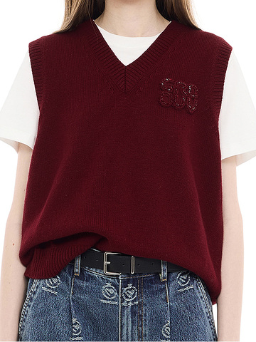 One-point Red Knit Vest