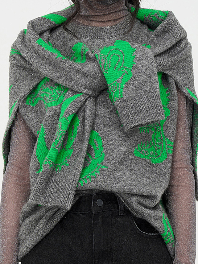 Slit Design Wolf Printed Knit