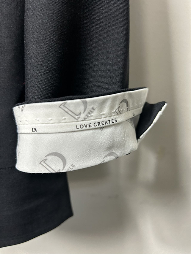 No-Lapel Tape Design Jacket