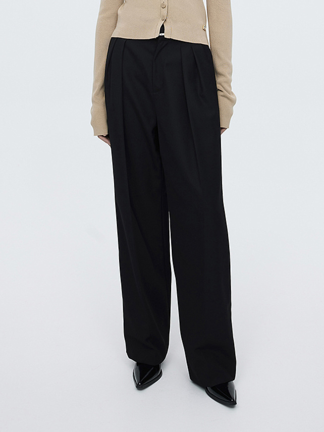 Line Tuck Pants