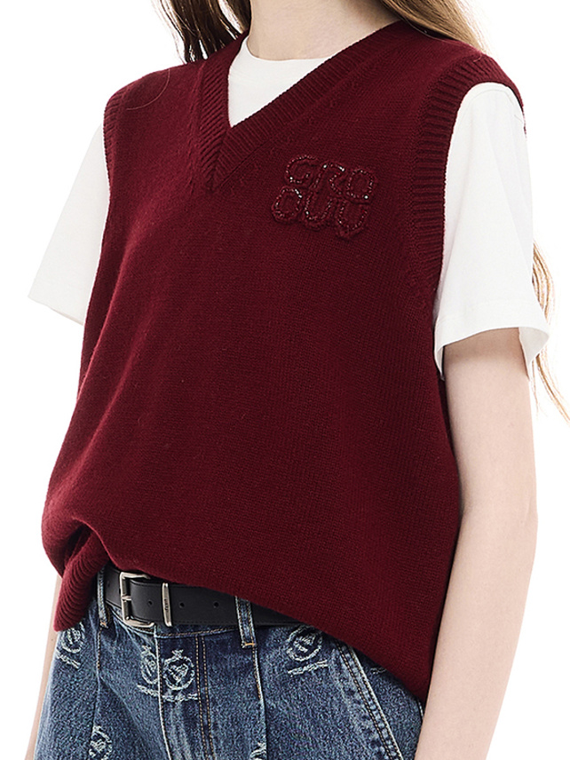 One-point Red Knit Vest